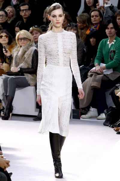Look 9